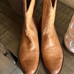 Lucchese Tan Cowboy Western Boots with Stitching Details